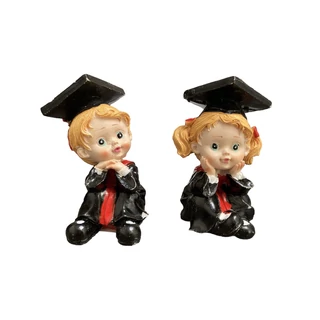 Kerámia ballagásos fiú+lány könyöklő 8,6cm