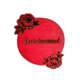 "Szerelmemnek" rózsás gravírozott fa tábla 5x5,5cm -Piros db
